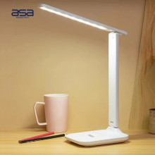 多功能折疊臺燈