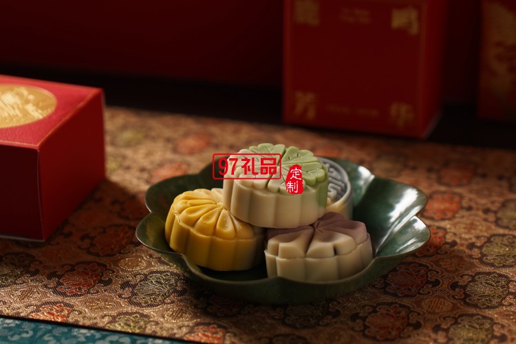 鹿鳴芳華新款月餅禮盒創(chuàng)意中秋節(jié)禮品盒高端國風月餅定制